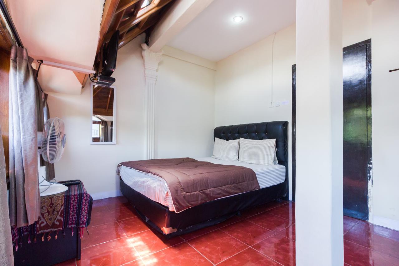 Pele Guesthouse Bandung Exterior photo