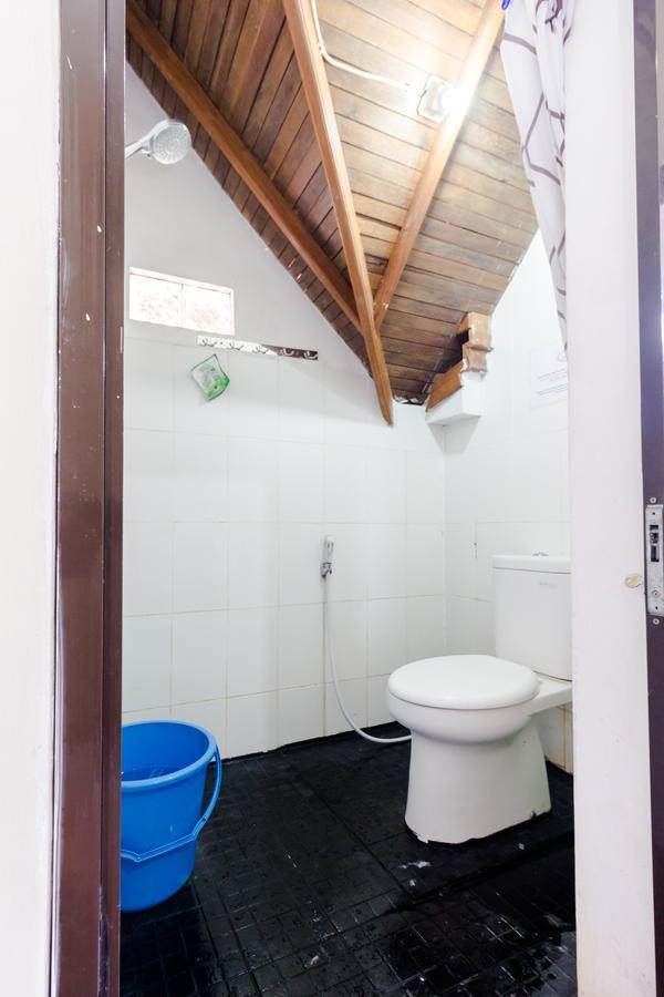 Pele Guesthouse Bandung Exterior photo